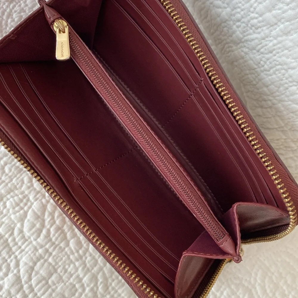 Coach Signature Jacquard With Stripe Accordion Zip Wallet — America’s Original - Picture 11 of 17